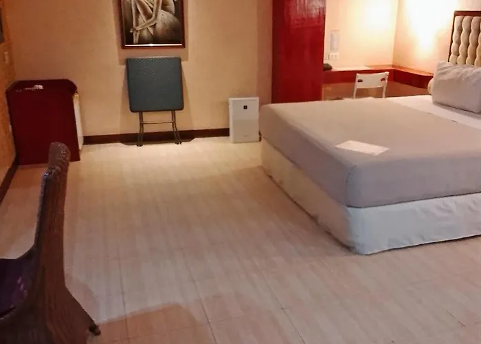 Cebu Dulcinea And Suites-mactan Airport 3*