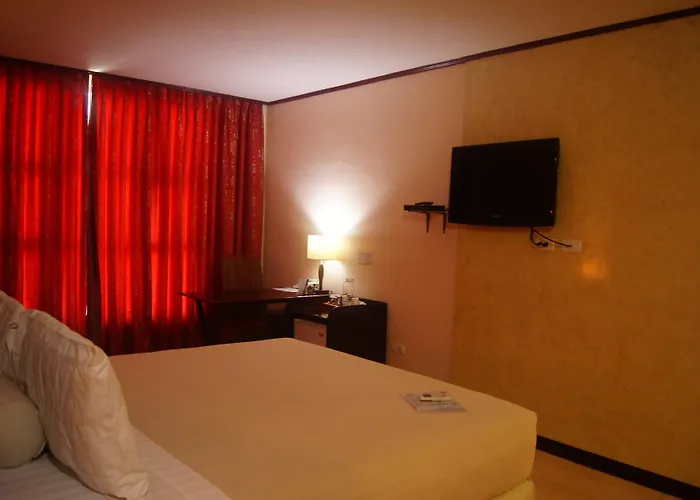 Cebu Dulcinea And Suites-mactan Airport 3*