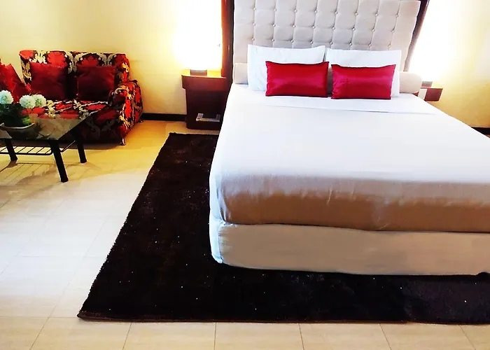 Hotel Cebu Dulcinea And Suites-mactan Airport 3*
