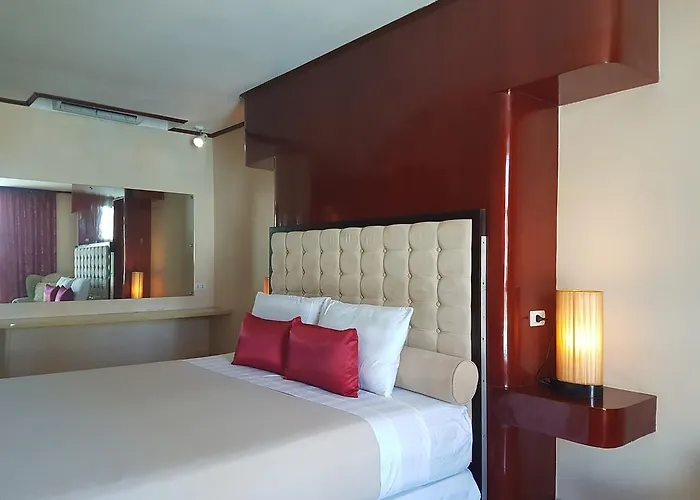 Cebu Dulcinea And Suites-mactan Airport Hotel 3*