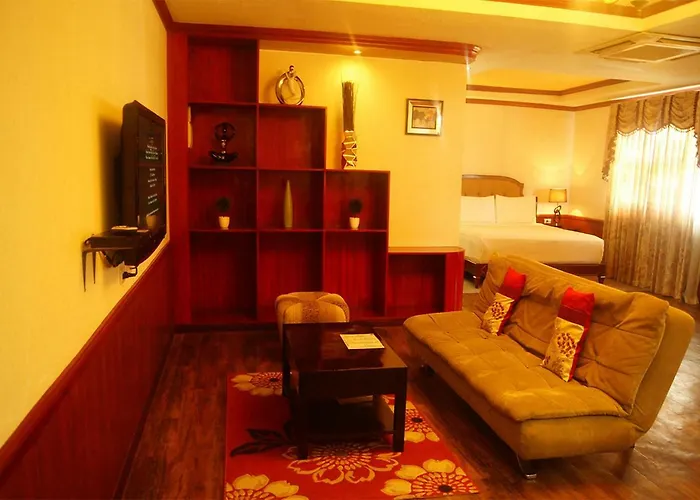 Cebu Dulcinea And Suites-mactan Airport 3*